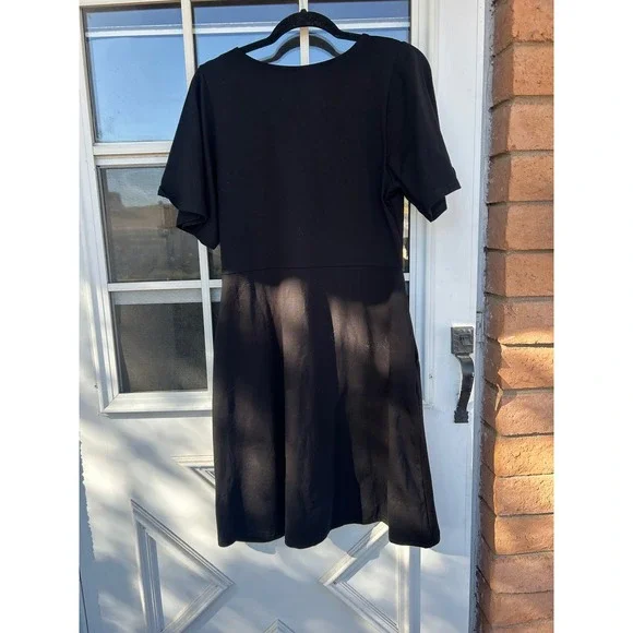 NWT Pact Black Organic Cotton Fit and Flare V-Neck A-Line Dress M Party LBD - Picture 2 of 8
